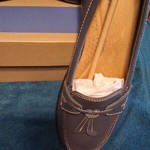 Womens Navy Leather Slip-On Loafer